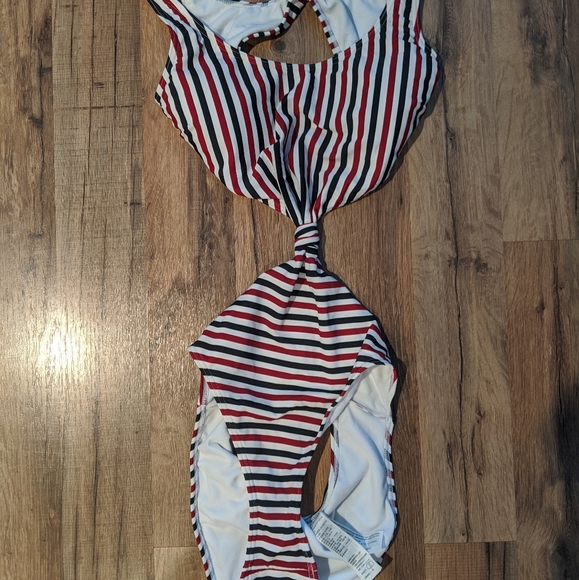 Abercrombie & Fitch Other - Abercrombie Cutout Bathing suit